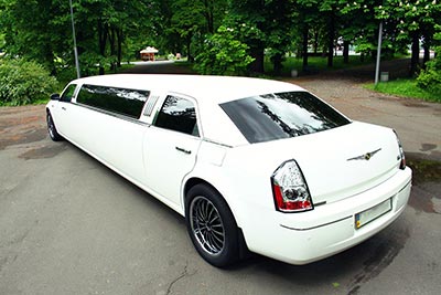Лимузин Chrysler 300C на прокат в Киеве