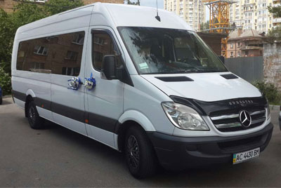 Микроавтобус Mercedes Sprinter на прокат в Киеве