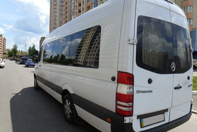 Микроавтобус Mercedes Sprinter на прокат в Киеве