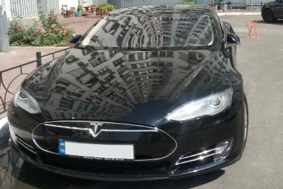 VIP автомобиль Tesla Model S на прокат в Киеве