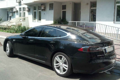VIP автомобиль Tesla Model S на прокат в Киеве